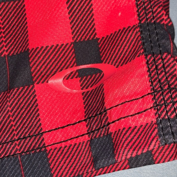 Oakley Board Shorts Men's Red Plaid Swim Shorts 34 Boardshorts - Picture 2 of 6
